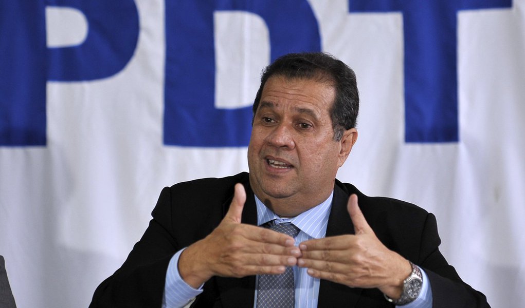 Lupi ganha sobrevida, mas Planalto já discute sucessão (Foto: RENATO ARAUJO/ AGÊNCIA BRASIL) Lupi ganha sobrevida, mas Planalto já discute sucessão