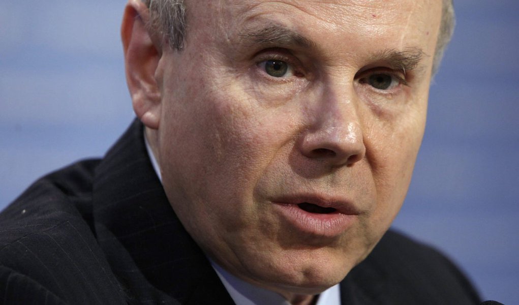 Mantega condiciona apoio do Brasil a países europeus (Foto: Yuri Gripas / REUTERS) Mantega condiciona apoio do Brasil a países europeus