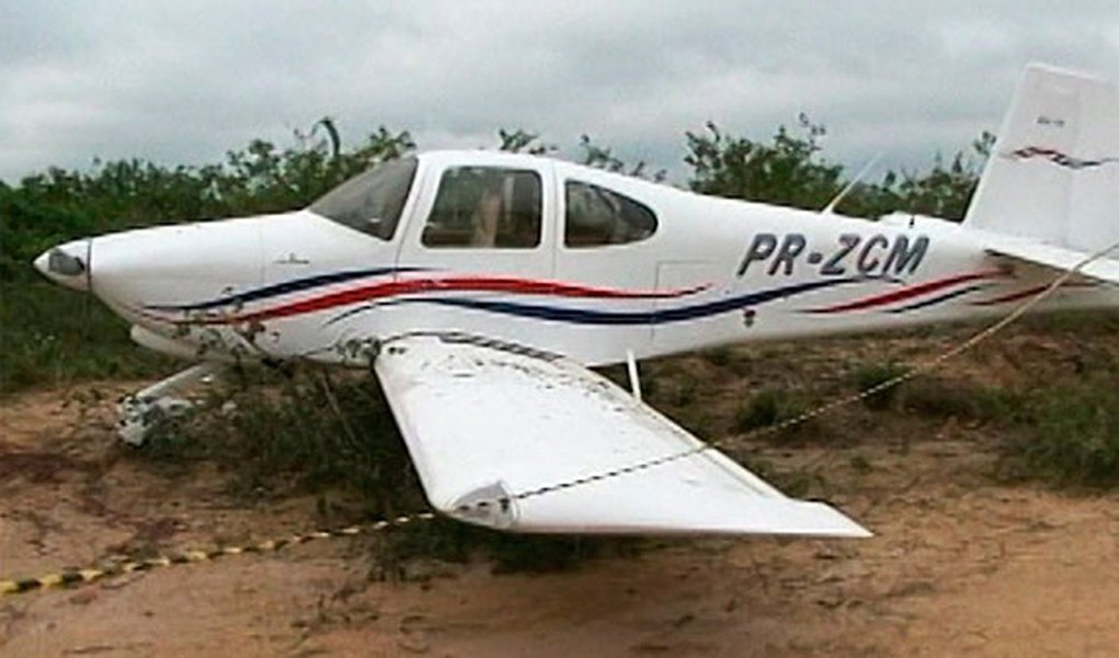 Ex-político se joga de avião (Foto: Reprodução Rede Bahia) Ex-político se joga de avião