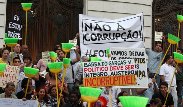 15/11: Não à corrupção! Vale para Ophir também? (Foto: FABIO MOTTA/AGÊNCIA ESTADO) 15/11: Não à corrupção! Vale para Ophir também?
