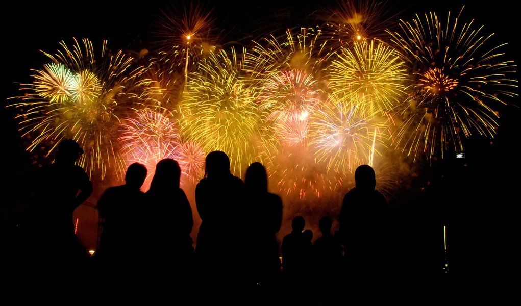 Costa suspende licitação dos fogos do Carnaval (Foto: Shutterstock) Costa suspende licitação dos fogos do Carnaval