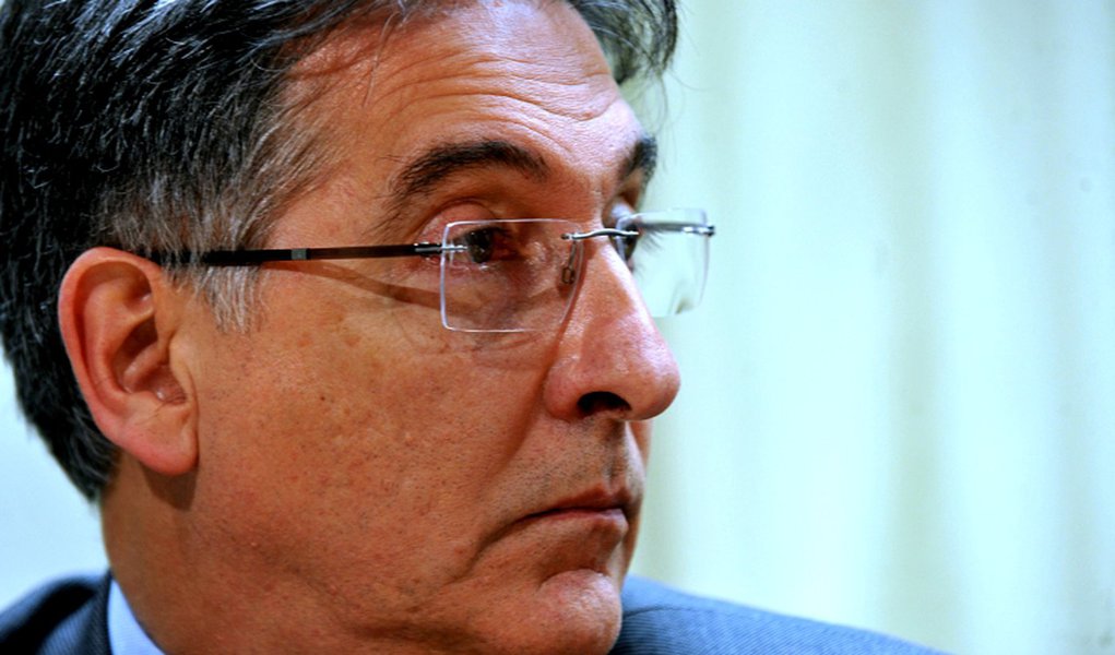 OMC aceitou discutir dumping cambial, afirma Pimentel (Foto: Fábio Rodrigues Pozzebom/Agência Brasil) OMC aceitou discutir dumping cambial, afirma Pimentel