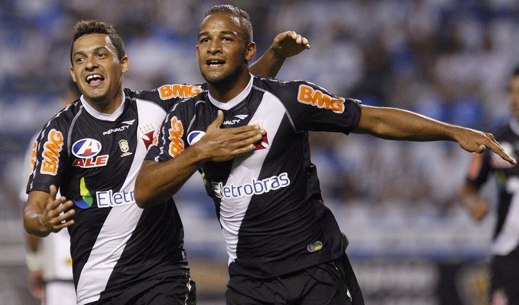 Na reta final do Brasileirão, Vasco é punido (Foto: WAGNER MEIER/AGÊNCIA ESTADO) Na reta final do Brasileirão, Vasco é punido