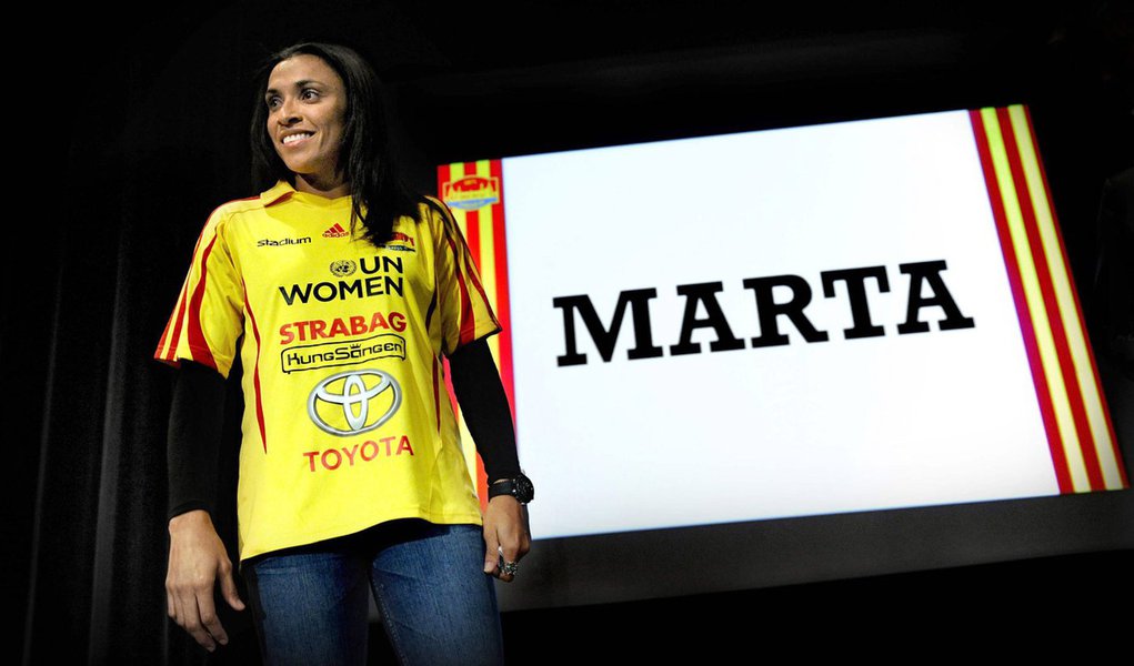 Marta é confirmada no Tyresö, da Suécia (Foto: Erik Martensson/Reuters) Marta é confirmada no Tyresö, da Suécia