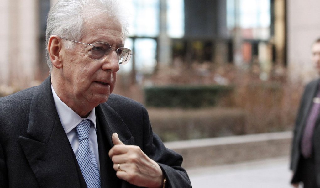 Monti: Itália chegou à estabilidade e precisa crescer (Foto: Sebastien Pirlet/Reuters) Monti: Itália chegou à estabilidade e precisa crescer