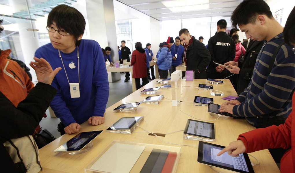 Tribunal da China ordena suspensão da venda do iPad (Foto: JASON LEE/Reuters) Tribunal da China ordena suspensão da venda do iPad