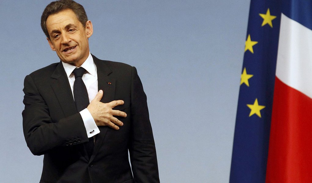 Sarkozy leva "surra" em pesquisa eleitoral (Foto: JEAN-PAUL PELISSIER/REUTERS) Sarkozy leva "surra" em pesquisa eleitoral