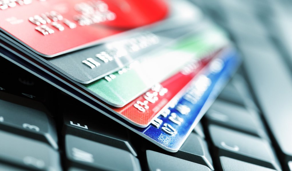 Comércio online deve crescer 25% em 2012 (Foto: Shutterstock) Comércio online deve crescer 25% em 2012