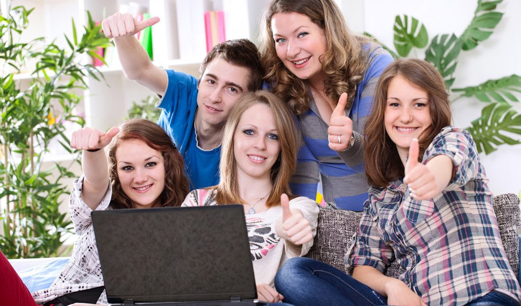 Amigos do Facebook ajudam indecisos na hora de comprar (Foto: Shutterstock) Amigos do Facebook ajudam indecisos na hora de comprar