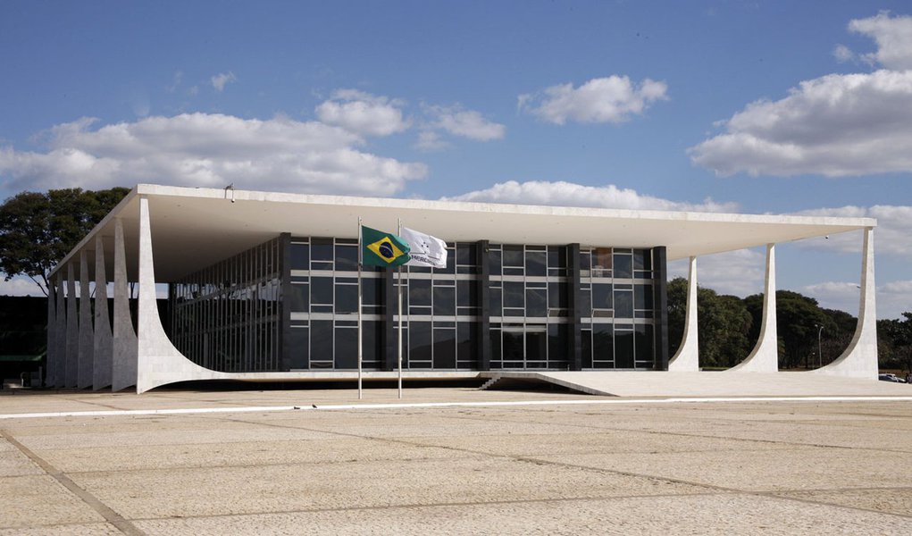STF retoma julgamento da Lei da Ficha Limpa (Foto: DIVULGAÇÃO) STF retoma julgamento da Lei da Ficha Limpa