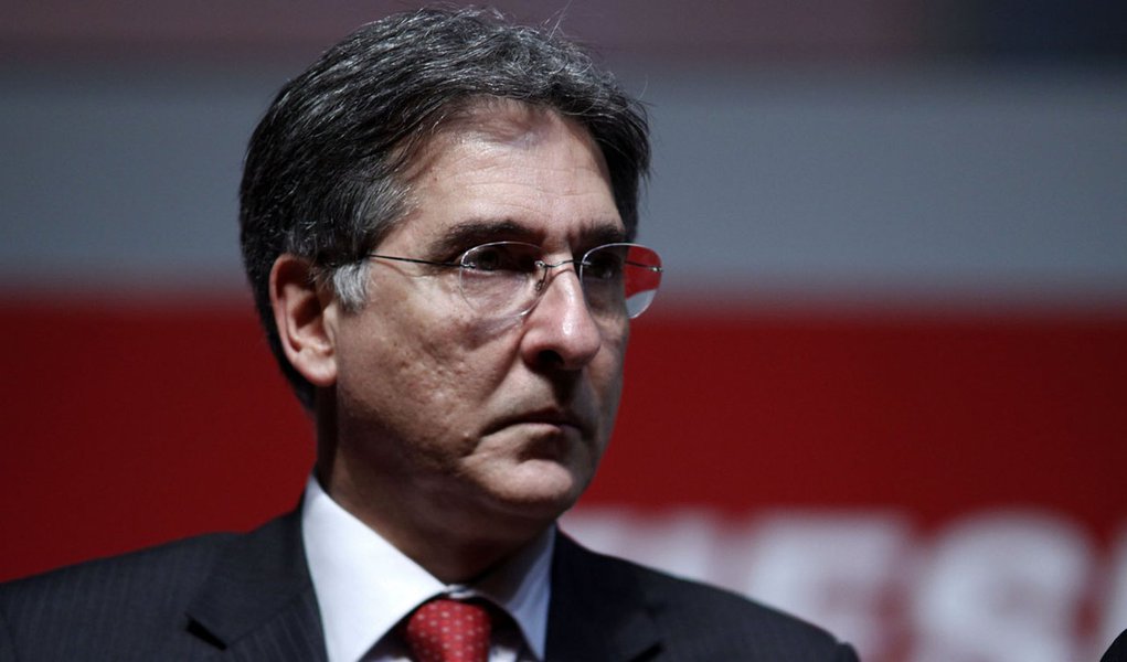 Comissão de Ética pode mudar destino de Pimentel (Foto: WILLIAM VOLCOV/AGÊNCIA ESTADO) Comissão de Ética pode mudar destino de Pimentel