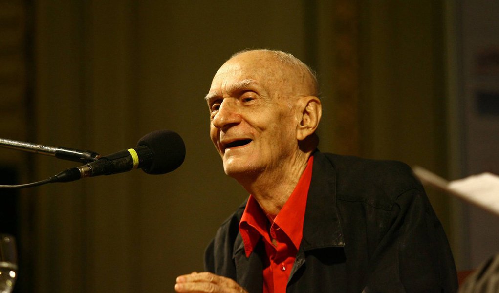 Ariano pode ser o Brasil no Nobel de Literatura Ariano pode ser o Brasil no Nobel de Literatura