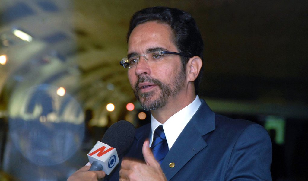 Ato marca apoio de líderes sindicais a Maurício Rands (Foto: Roosewelt Pinheiro/ABr) Ato marca apoio de líderes sindicais a Maurício Rands