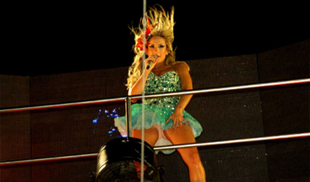 Greve de policiais militares faz Claudia Leitte cancelar eventos (Foto: Divulgação) Greve de policiais militares faz Claudia Leitte cancelar eventos