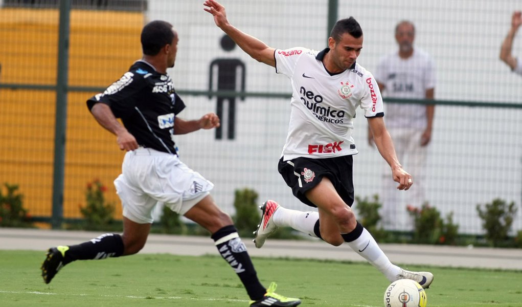 Corinthians só empata com Bragantino e perde a liderança (Foto: Divulgação) Corinthians só empata com Bragantino e perde a liderança