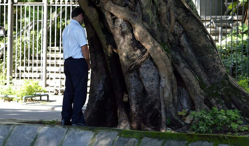 Urinar nas ruas do Rio dá cadeia (Foto: Divulgação) Urinar nas ruas do Rio dá cadeia