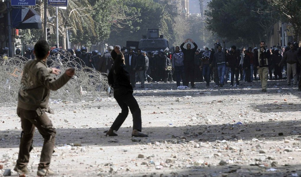 Nova onda de protestos no Egito (Foto: REUTERS) Nova onda de protestos no Egito