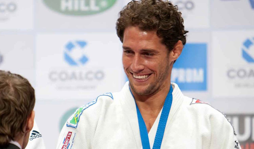 Heroi do judô troca esporte pela televisão (Foto: Divulgação/CBJ) Heroi do judô troca esporte pela televisão