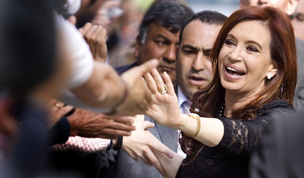 Cristina assume, com plenos poderes (Foto: Casa Rosada) www.brasil247.com - Cristina assume, com plenos poderes