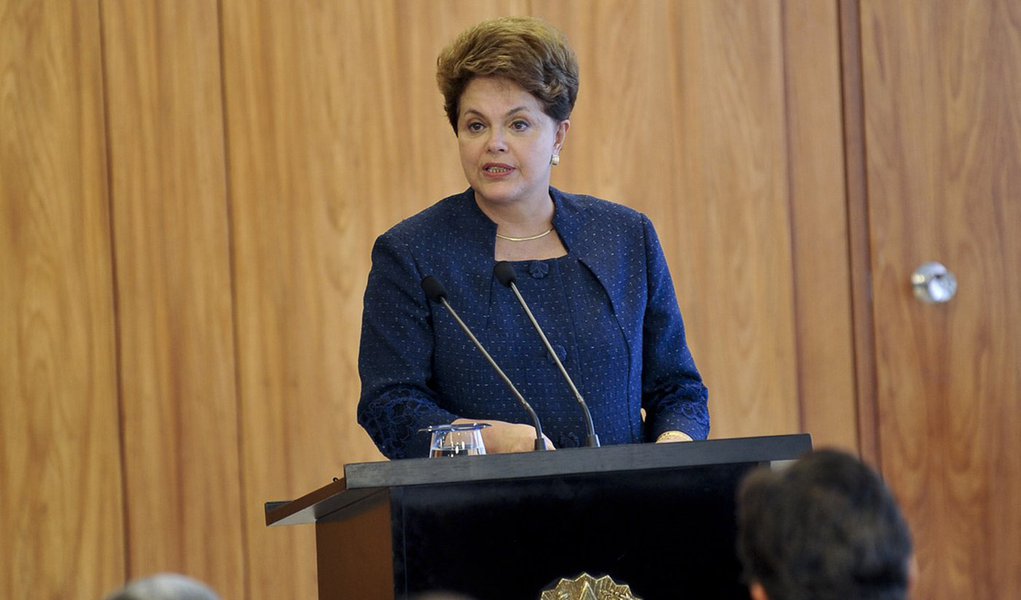 Dilma reassume agenda de trabalho na sexta (Foto: FABIO RODRIGUES-POZZEBOM/ABR) Dilma reassume agenda de trabalho na sexta