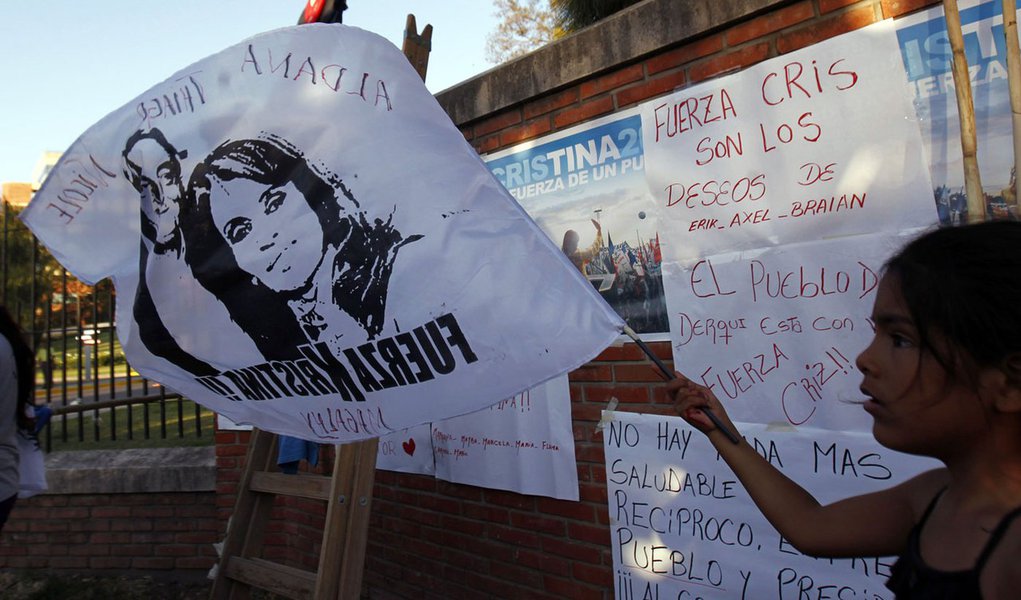 Cristina Kirchner será operada hoje para retirar câncer (Foto: MARCOS BRINDICCI/REUTERS) Cristina Kirchner será operada hoje para retirar câncer