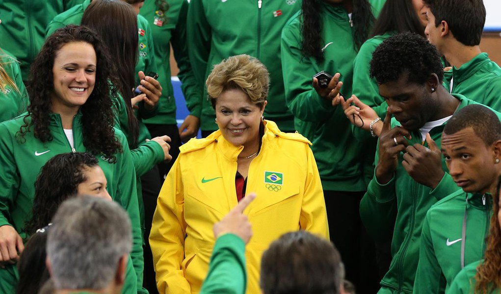 Brasil não é uma ilha aos efeitos da crise, diz Dilma (Foto: Sergio Moraes/Reuters) Brasil não é uma ilha aos efeitos da crise, diz Dilma