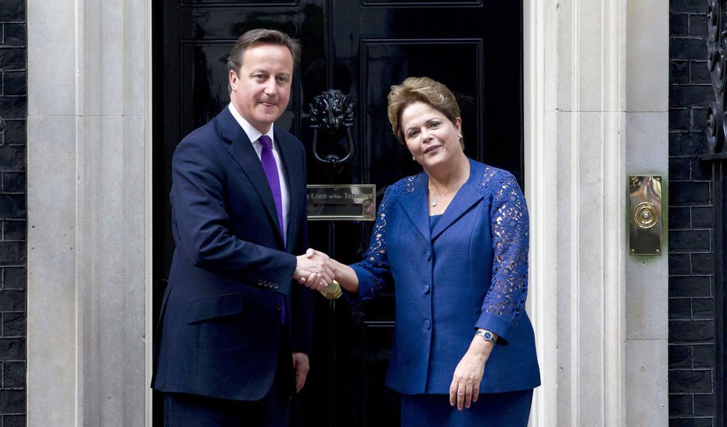 Dilma quer vagas para estudantes brasileiros em Londres (Foto: Neil Hall/REUTERS) Dilma quer vagas para estudantes brasileiros em Londres