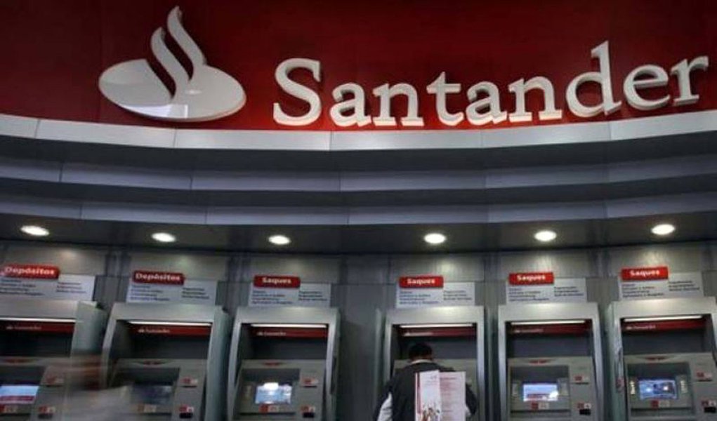 Reclamações contra bancos crescem 57% Reclamações contra bancos crescem 57%