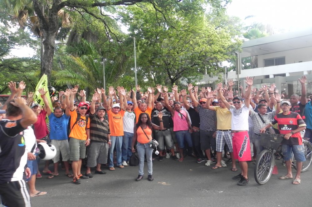 13 mil trabalhadores da construção civil continuam em greve www.brasil247.com - 13 mil trabalhadores da construção civil continuam em greve