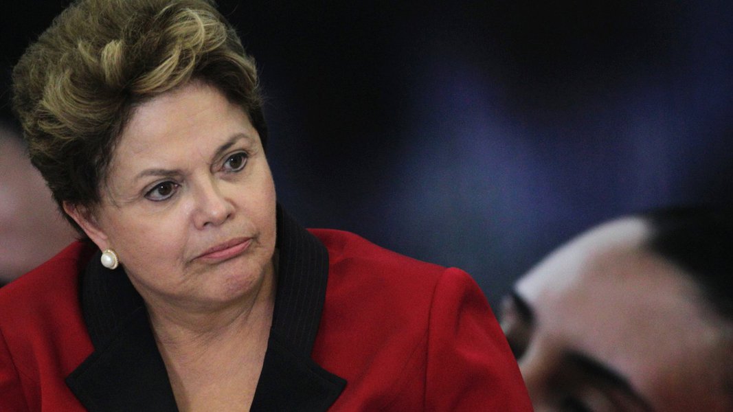 Inventividade contábil ameaça credibilidade de Dilma, diz Folha Inventividade contábil ameaça credibilidade de Dilma, diz Folha