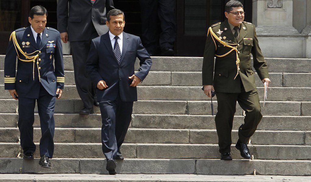 Presidente do Peru deve trocar mais ministros que Dilma (Foto: MARIANA BAZO/Reuters) www.brasil247.com - Presidente do Peru deve trocar mais ministros que Dilma