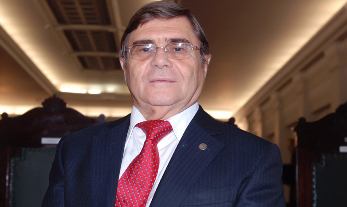 "Um menor de 16 anos tem consciência dos seus atos" "Um menor de 16 anos tem consciência dos seus atos"