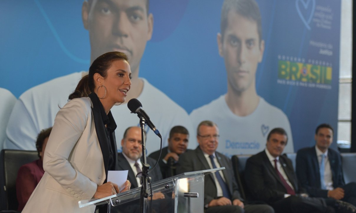 Ivete entra na luta contra o tráfico de pessoas Ivete entra na luta contra o tráfico de pessoas