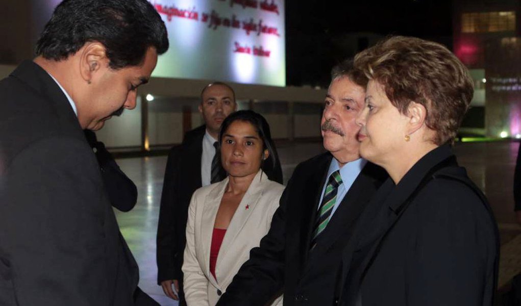 Maduro se reúne com Dilma e Lula em Brasília Maduro se reúne com Dilma e Lula em Brasília