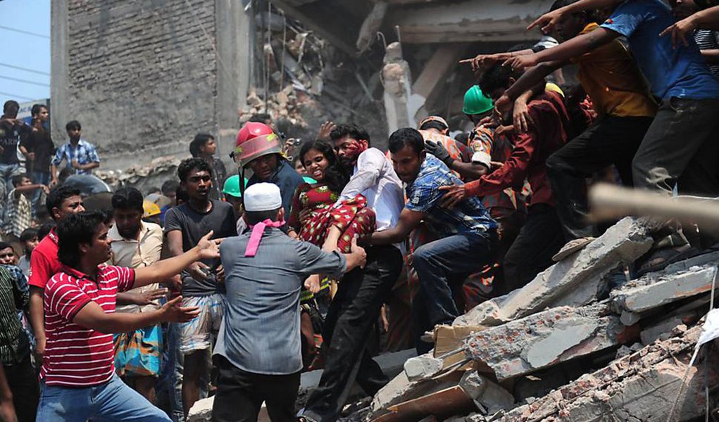 Mortos em Bangladesh devem passar de 700 Mortos em Bangladesh devem passar de 700