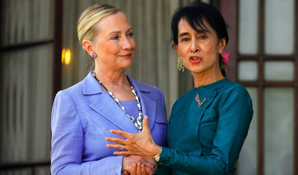 Hillary Clinton faz visita histórica a Mianmar (Foto: Soe Zeya Tun/REUTERS) www.brasil247.com - Hillary Clinton faz visita histórica a Mianmar