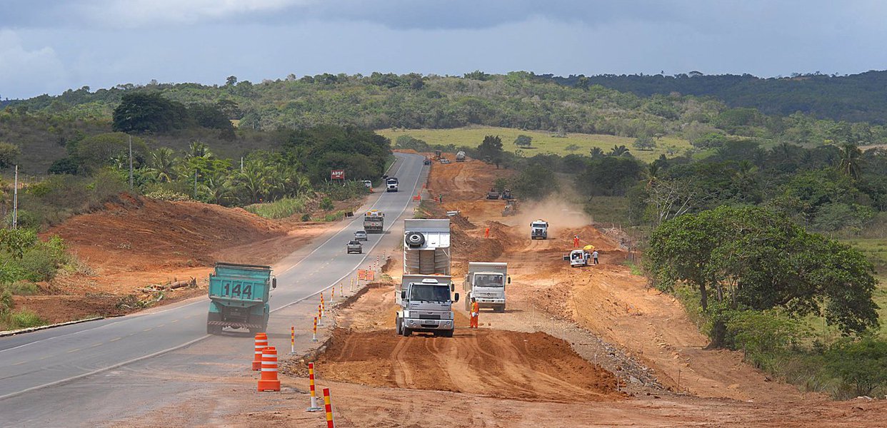 Duplicação da BR 101 em Sergipe deve ser concluída em 2014 Duplicação da BR 101 em Sergipe deve ser concluída em 2014