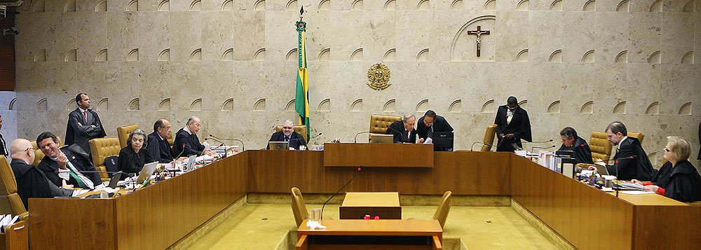 Governador ajuíza no STF ação contra servidores da Assembleia Governador ajuíza no STF ação contra servidores da Assembleia