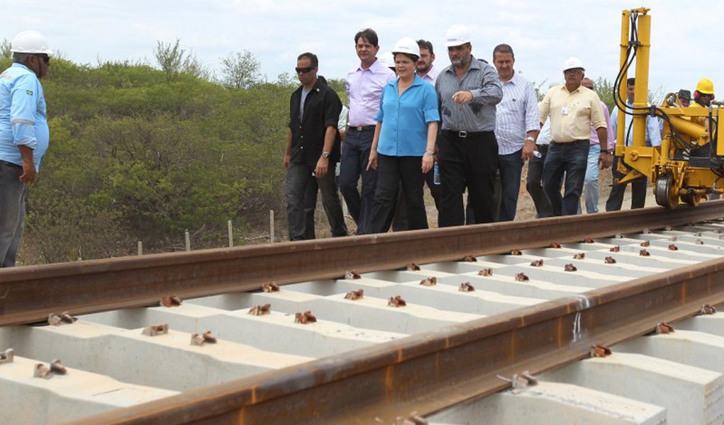 Ministro dos Transportes anuncia nova ferrovia Ministro dos Transportes anuncia nova ferrovia