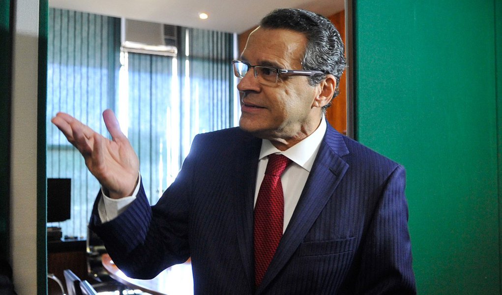 Alves: projeto sobre partidos é inatacável Alves: projeto sobre partidos é inatacável