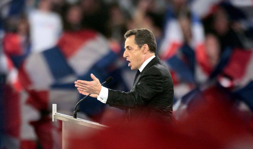 Sarkozy ameaça deixar o acordo de fronteiras livres (Foto: Charles Platiau/REUTERS) Sarkozy ameaça deixar o acordo de fronteiras livres