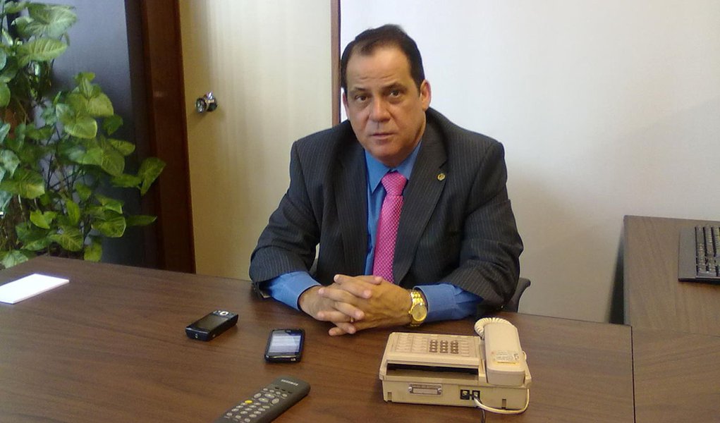 Deputado tucano diz que, se pudesse, visitaria Carlinhos Cachoeira na cadeia (Foto: Divulgação) Deputado tucano diz que, se pudesse, visitaria Carlinhos Cachoeira na cadeia
