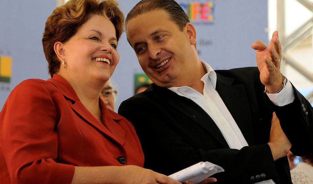 PSB aprova mote do PT e reafirma relação com Dilma PSB aprova mote do PT e reafirma relação com Dilma