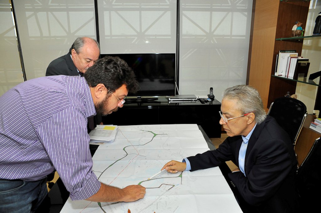 Déda encaminha reforma do Batistão e construção do Hospital do Câncer Déda encaminha reforma do Batistão e construção do Hospital do Câncer