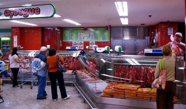 A carne se tornou alimento proibitivo na mesa dos trabalhadores (Foto: Divulgação) A carne se tornou alimento proibitivo na mesa dos trabalhadores