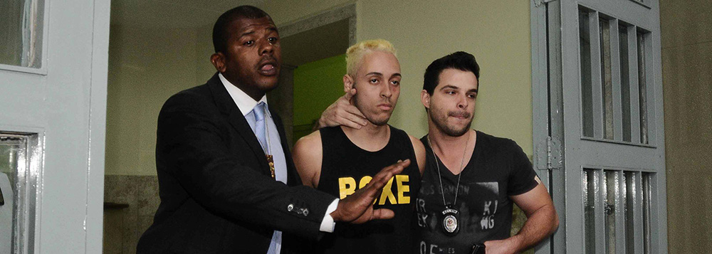 Reduzir maioridade penal é "golpe para enganar otários" Reduzir maioridade penal é "golpe para enganar otários"
