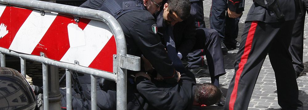 Homem que atirou em Roma queria atingir políticos (Foto: GIAMPIERO SPOSITO) Homem que atirou em Roma queria atingir políticos