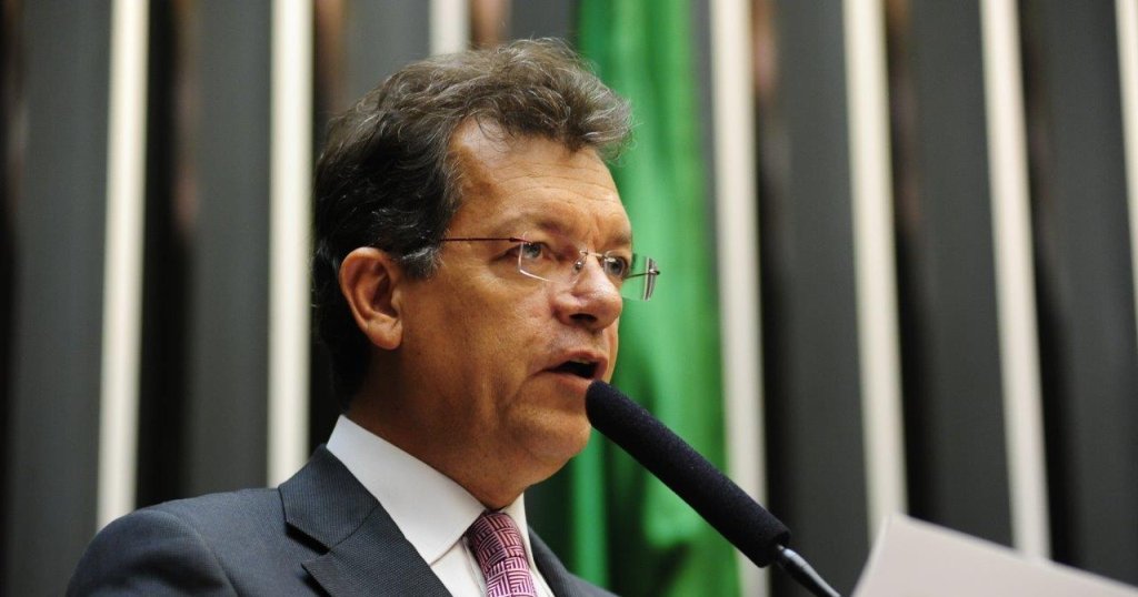 Laércio pode aderir ao Governo Déda Laércio pode aderir ao Governo Déda
