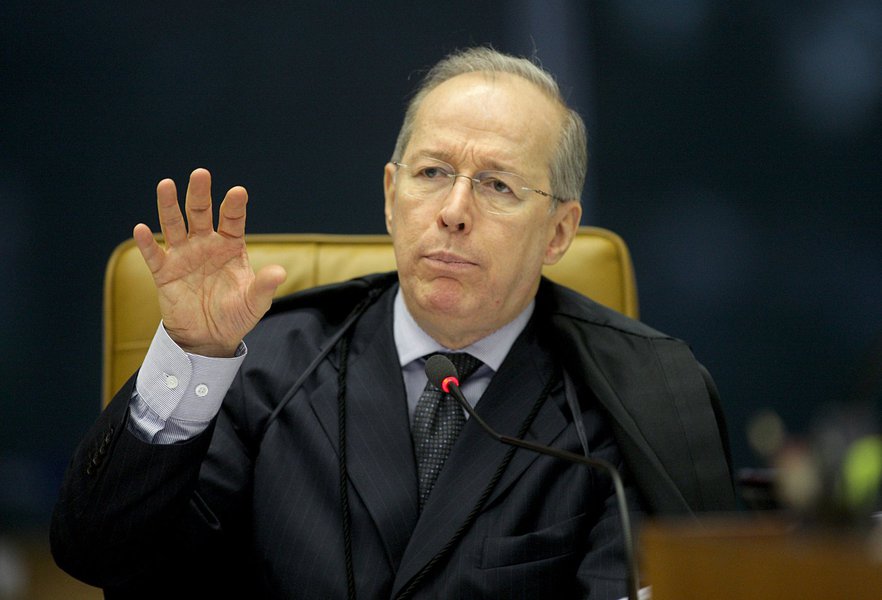 Celso de Mello vai liderar reação à PEC 33 no STF Celso de Mello vai liderar reação à PEC 33 no STF