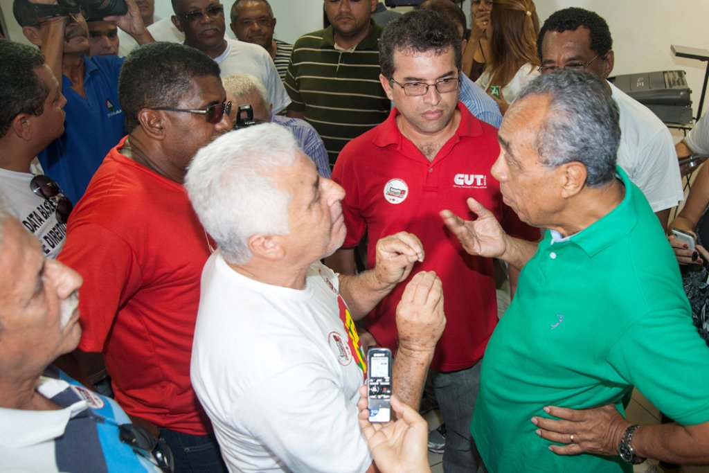 Em editorial, JC duvida que João receberá sindicatos na próxima semana Em editorial, JC duvida que João receberá sindicatos na próxima semana